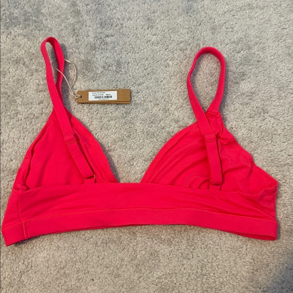 NWT Skims M limited edition ultra pink bralette - Picture 3 of 4